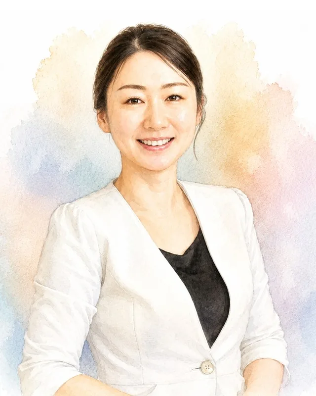 吉冨瑞穂さんの水彩イラスト。髪をまとめて白いジャケットで微笑む女性